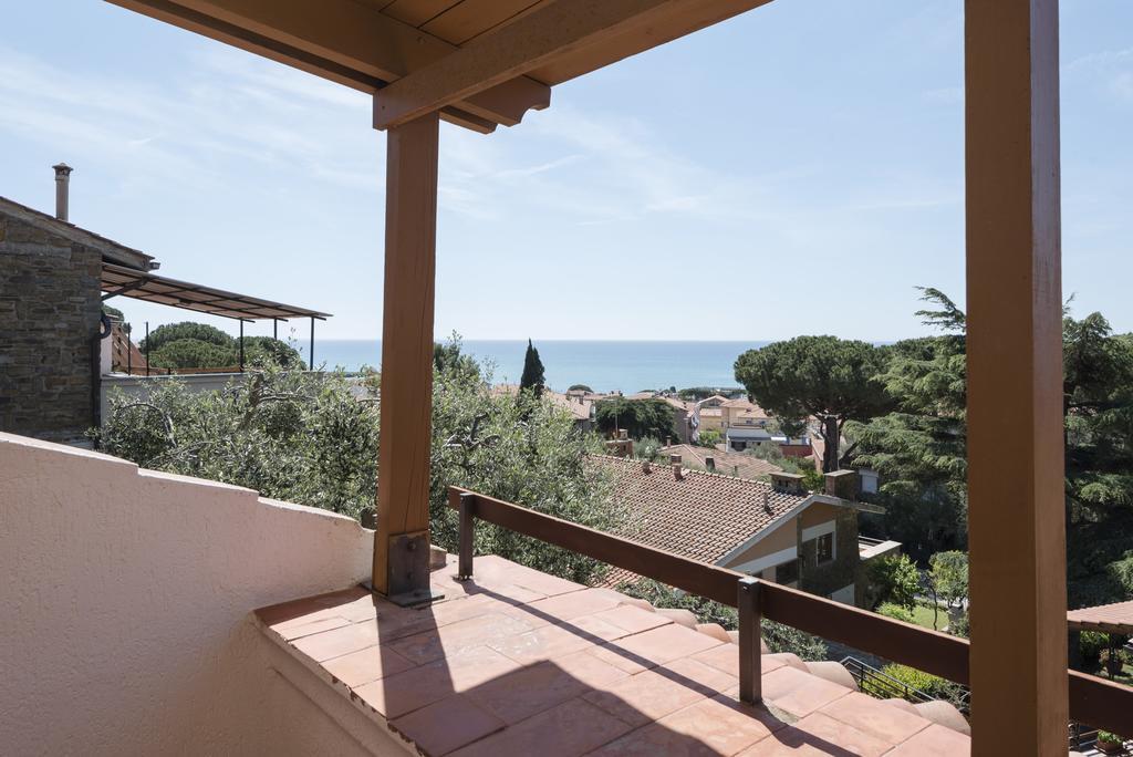 Villa Con Terrazza Vista Mare カスティリオーネ・デッラ・ペスカーイア エクステリア 写真